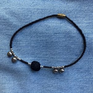 Handmade anklet 9,5 inches long. Beads ✨